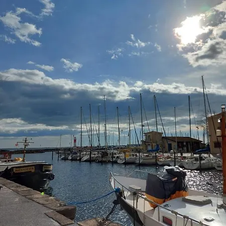 Cosy Dans Sur Le Port De Marseillan Apartment Marseillan (Herault)